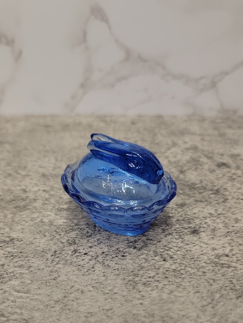 Mini Mania Blue Glass Bunny Rabbit on a nest salt cellar - Picture 2 of 8